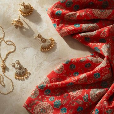 The Ultimate Guide to Pairing Jewelry with Your Cotton Block Print Saree